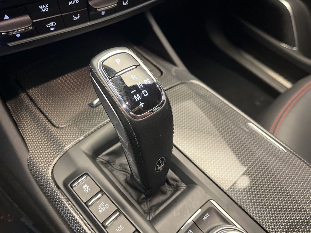 Thumbnail: 2022 Maserati Levante - 19