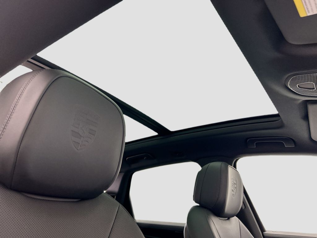 Thumbnail: 2026 Porsche Cayenne - 21