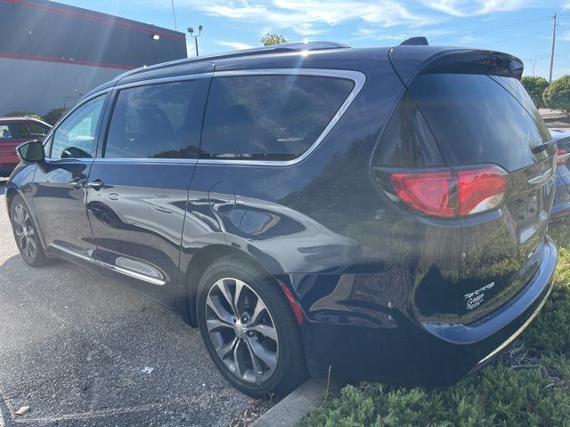 Thumbnail: 2017 Chrysler Pacifica - 4
