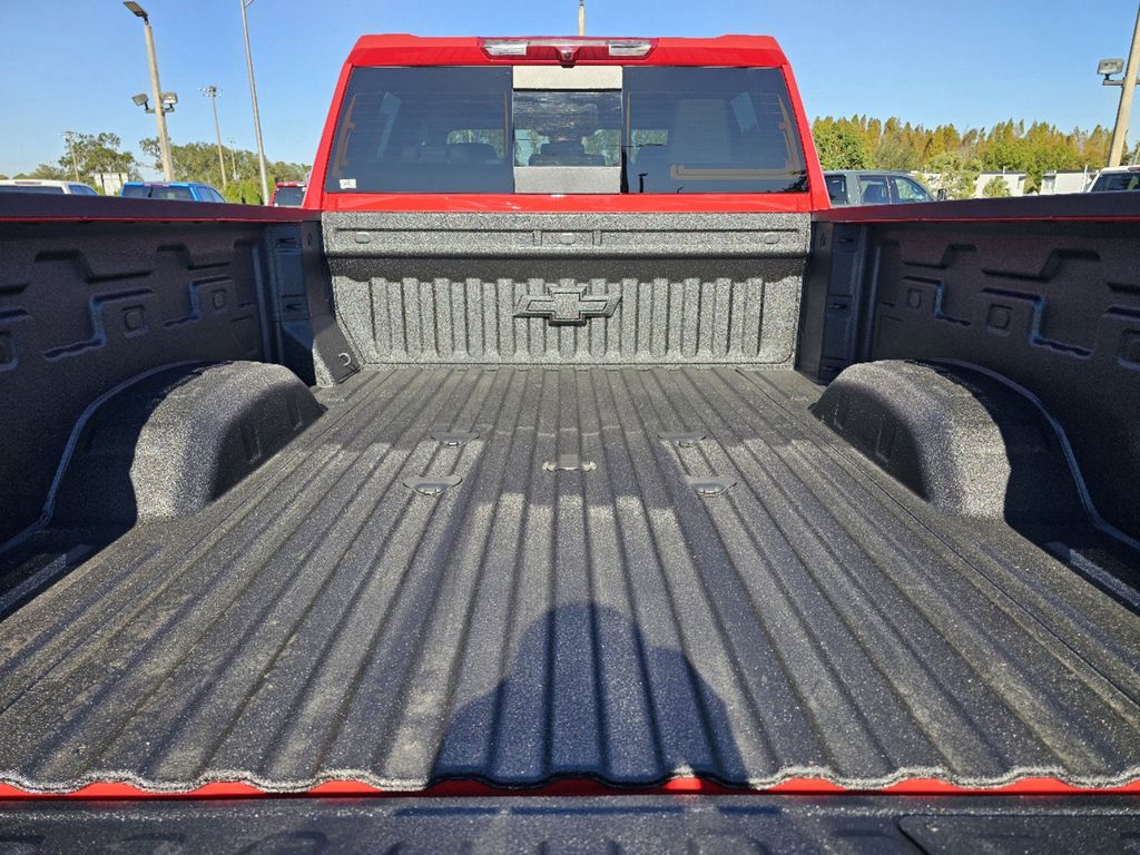 2025 Chevrolet Silverado 2500HD LT 8