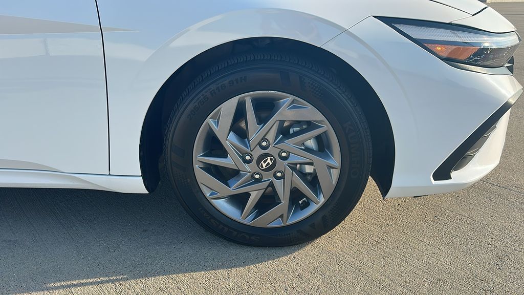 2024 Hyundai Elantra SEL White at Durrett Motor Company