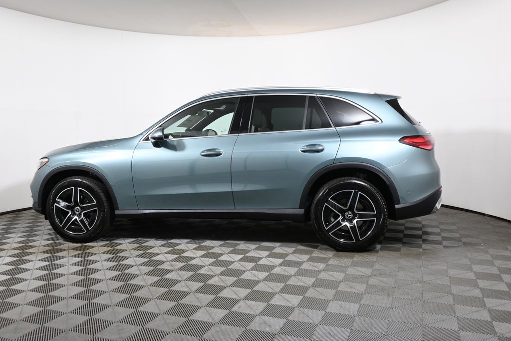 Thumbnail: 2027 Mercedes-Benz GLC - 2