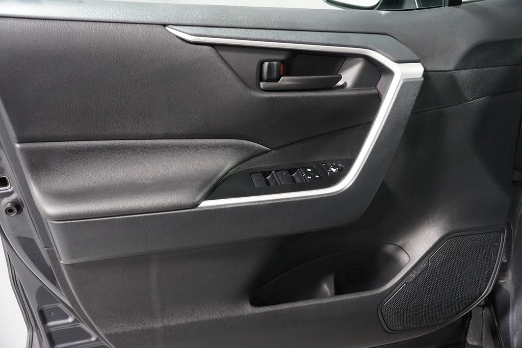 Thumbnail: 2025 Toyota RAV4 - 28