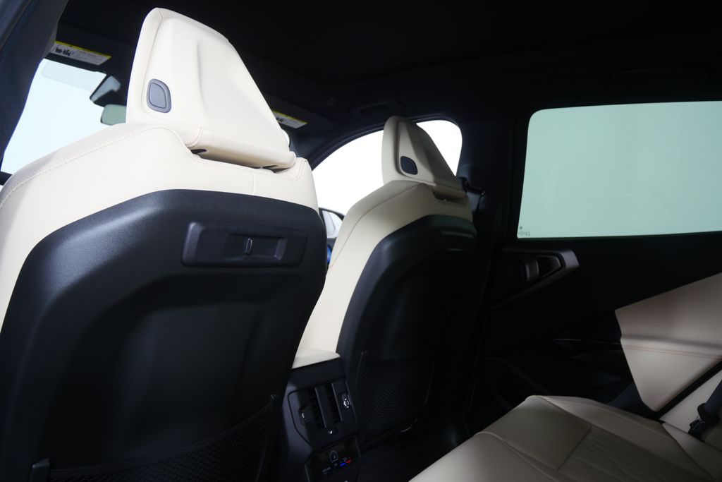 Thumbnail: 2026 BMW X3 - 16