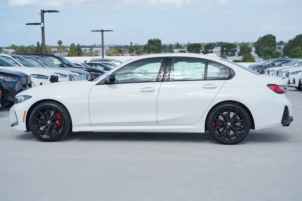 Thumbnail: 2026 BMW 3 Series - 4