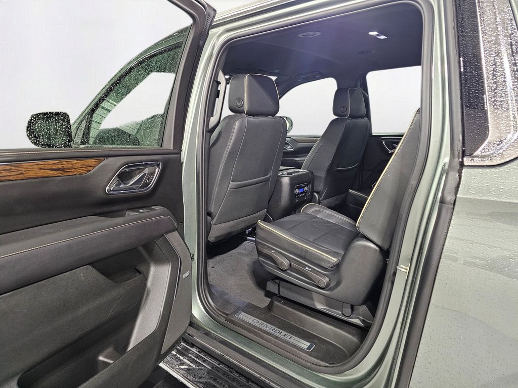 Used 2023  Chevrolet Premier image 13