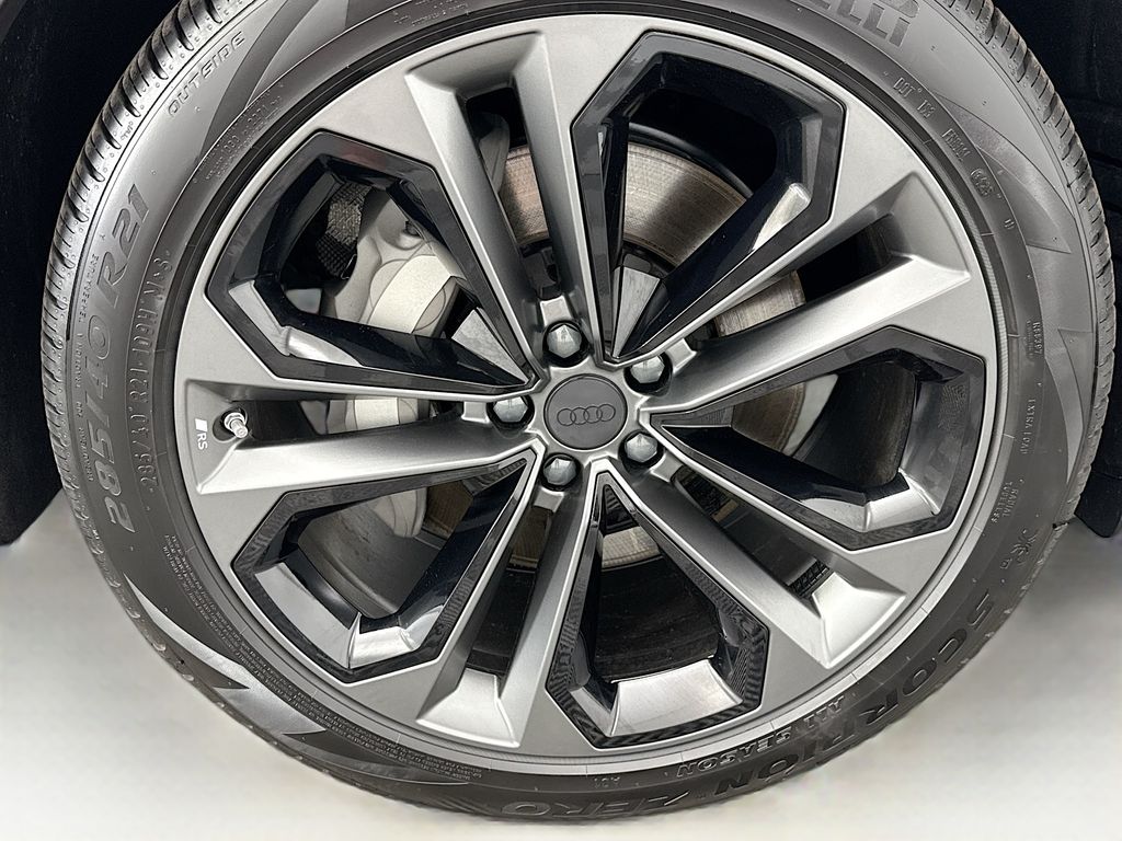 Thumbnail: 2026 Audi Q7 - 31