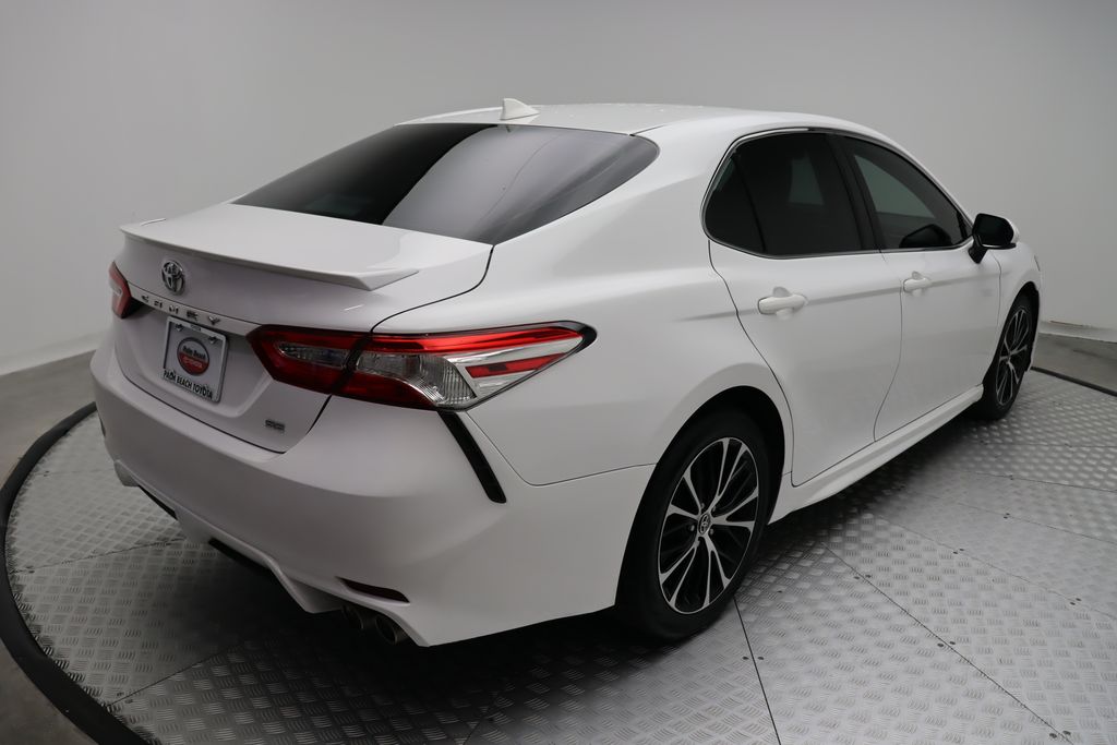 2020 Toyota Camry SE 8