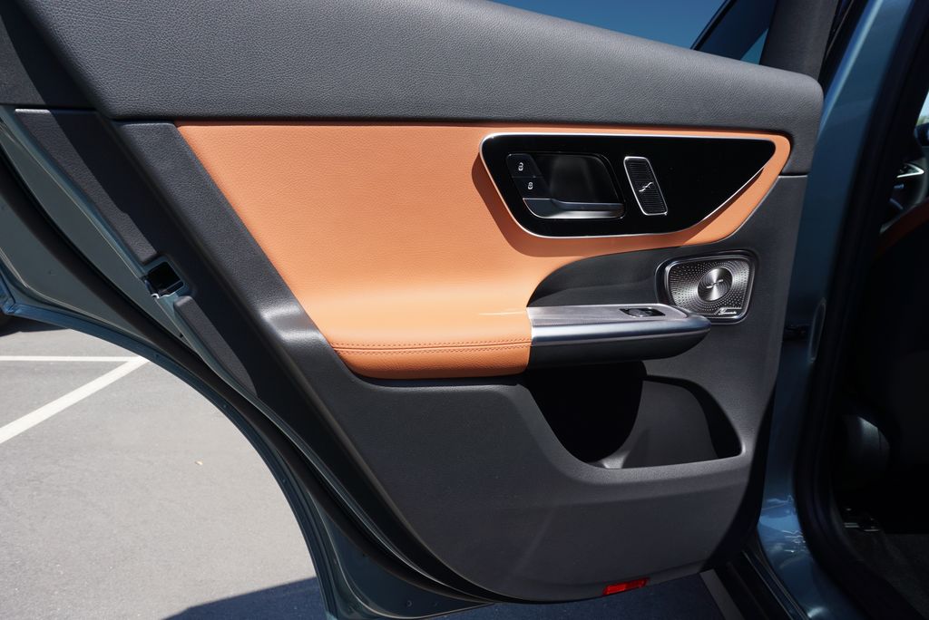 Thumbnail: 2026 Mercedes-Benz GLC - 30