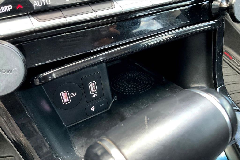 Used 2020 Kia Cadenza Technology 4D Sedan