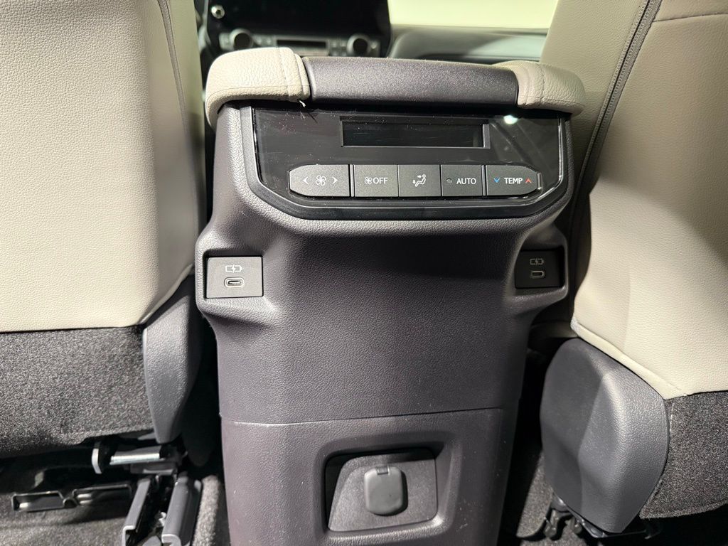 Thumbnail: 2026 Toyota Grand Highlander - 20