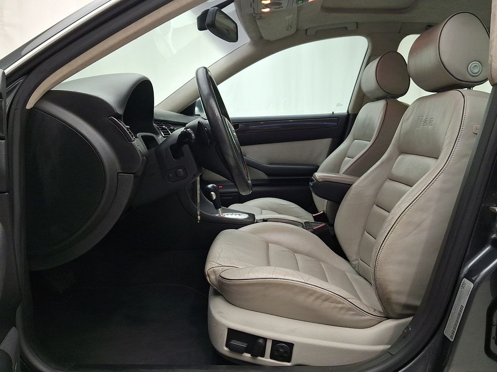 Thumbnail: 2003 Audi RS 6 - 14