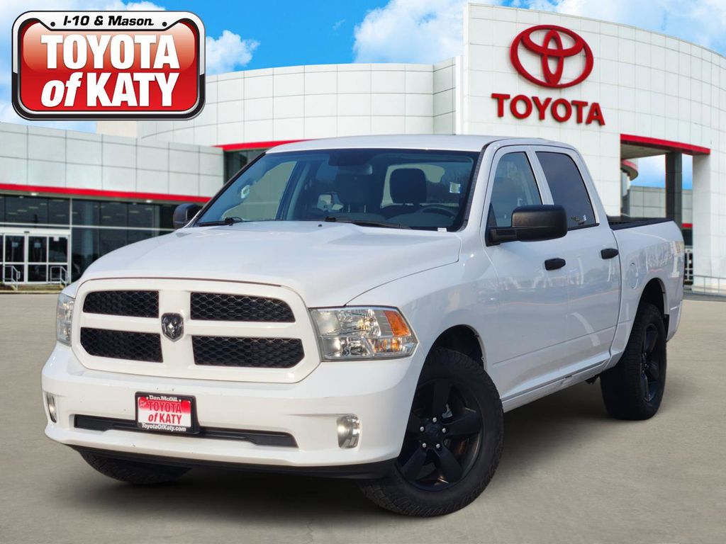 2016 RAM 1500 Express Crew Cab RWD