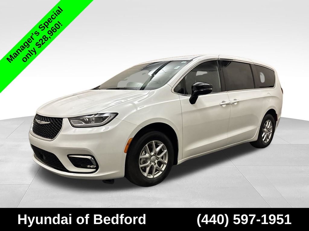 Bright White Clearcoat 2025 Chrysler Pacifica Select FWD Minivan Front-Wheel Drive 9-Speed Automatic