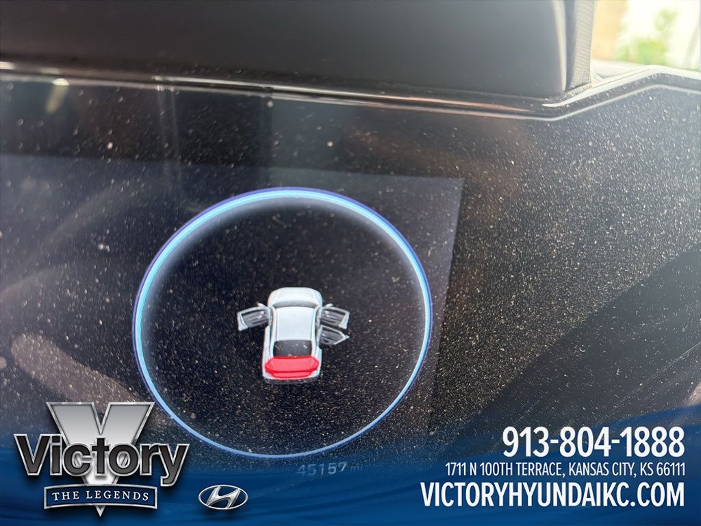 Used 2024 Gray Hyundai SEL image 9