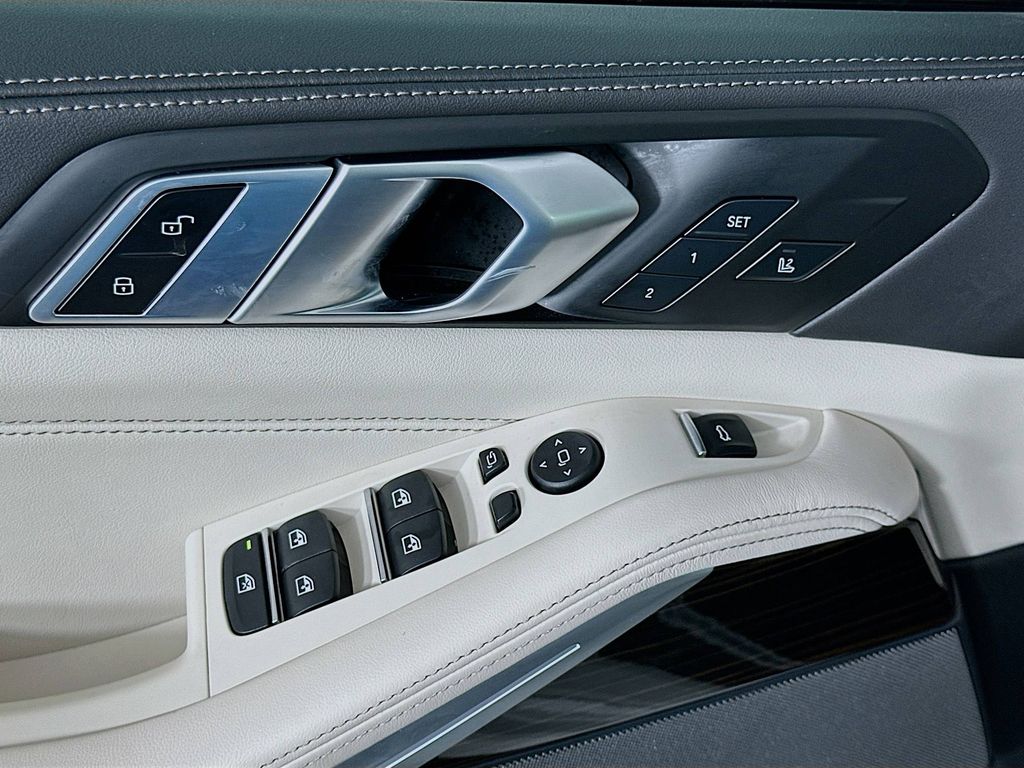 Thumbnail: 2024 BMW X5 - 18