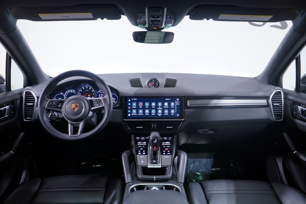 Thumbnail: 2023 Porsche Cayenne - 10