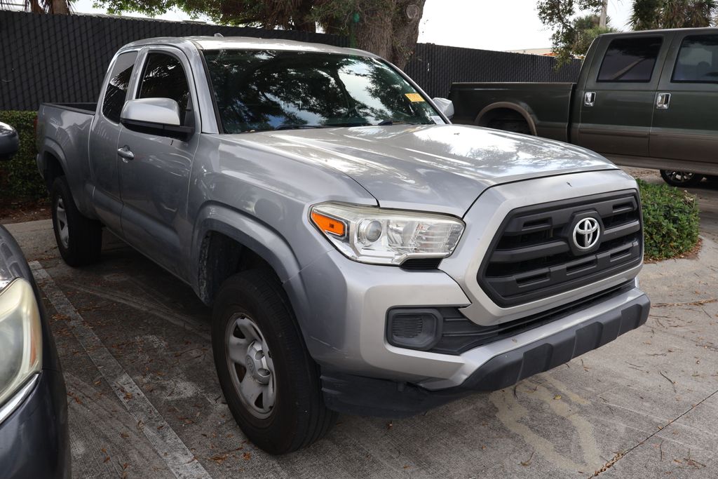 Thumbnail: 2017 Toyota Tacoma - 6