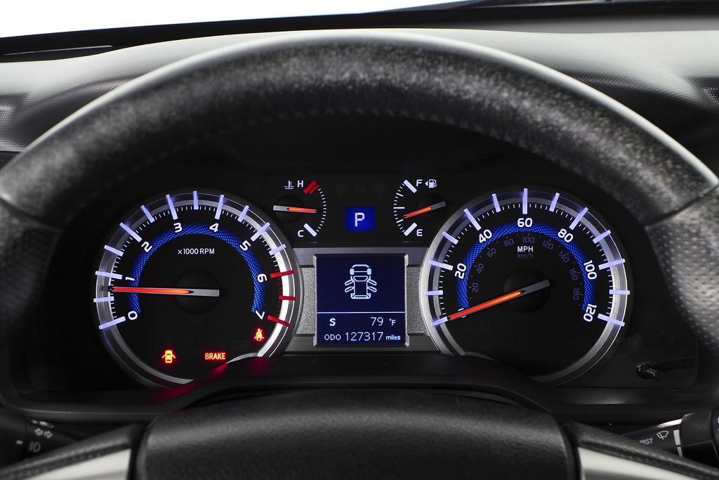 Thumbnail: 2015 Toyota 4Runner - 29