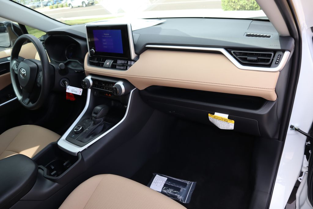 2025 Toyota RAV4 LE 17
