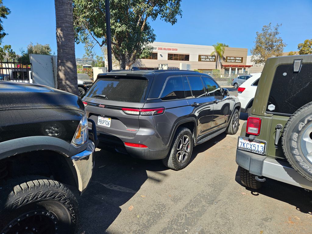 2022 Jeep Grand Cherokee Trailhawk 2