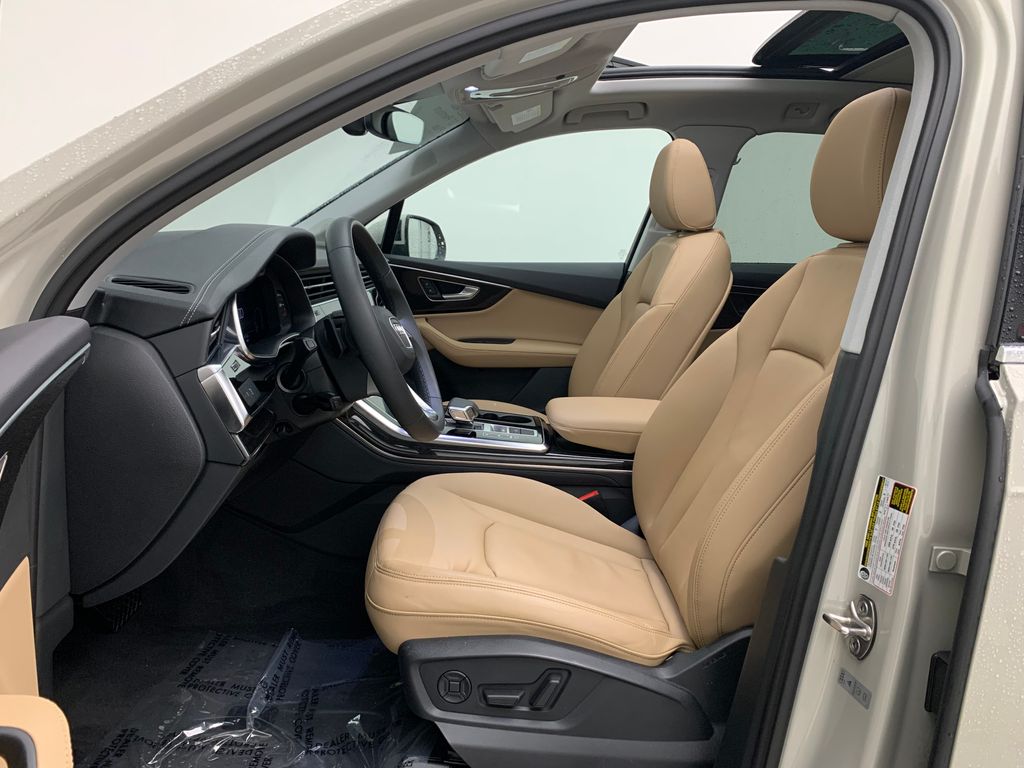 Thumbnail: 2023 Audi Q7 - 23