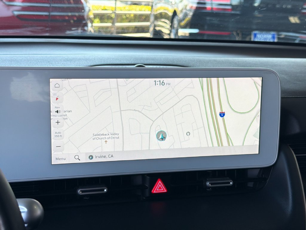 Used 2024 White Hyundai SEL image 19