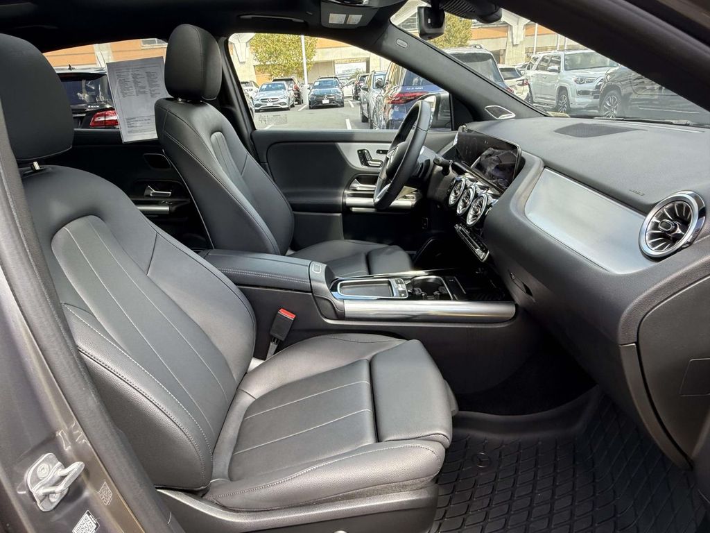 Thumbnail: 2025 Mercedes-Benz GLA - 20