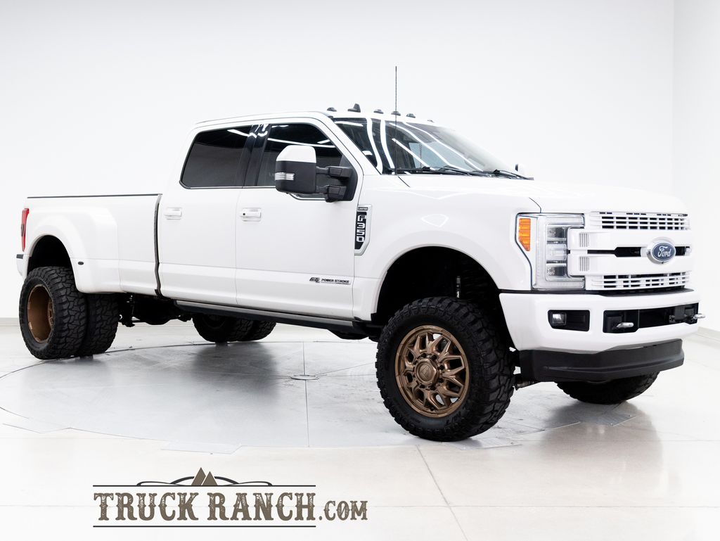 White Platinum Clearcoat Metallic 2019 Ford F-350 Super Duty Pickup Truck Four-Wheel Drive 6-Speed Automatic