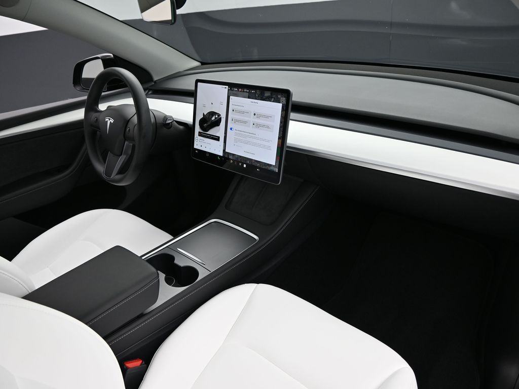 2025 Tesla Model Y Long Range Dual Motor All-Wheel Drive