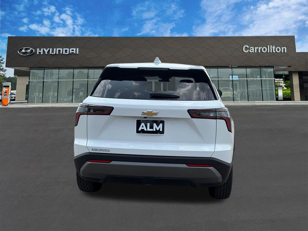 Used 2025 White Chevrolet LT image 6
