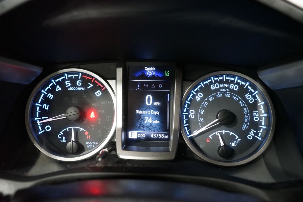 Thumbnail: 2022 Toyota Tacoma - 16