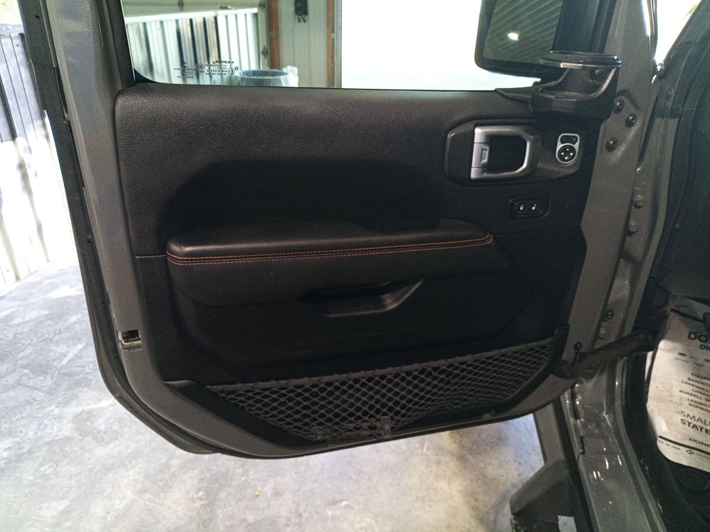 Used 2020 Gray Jeep Mojave image 10