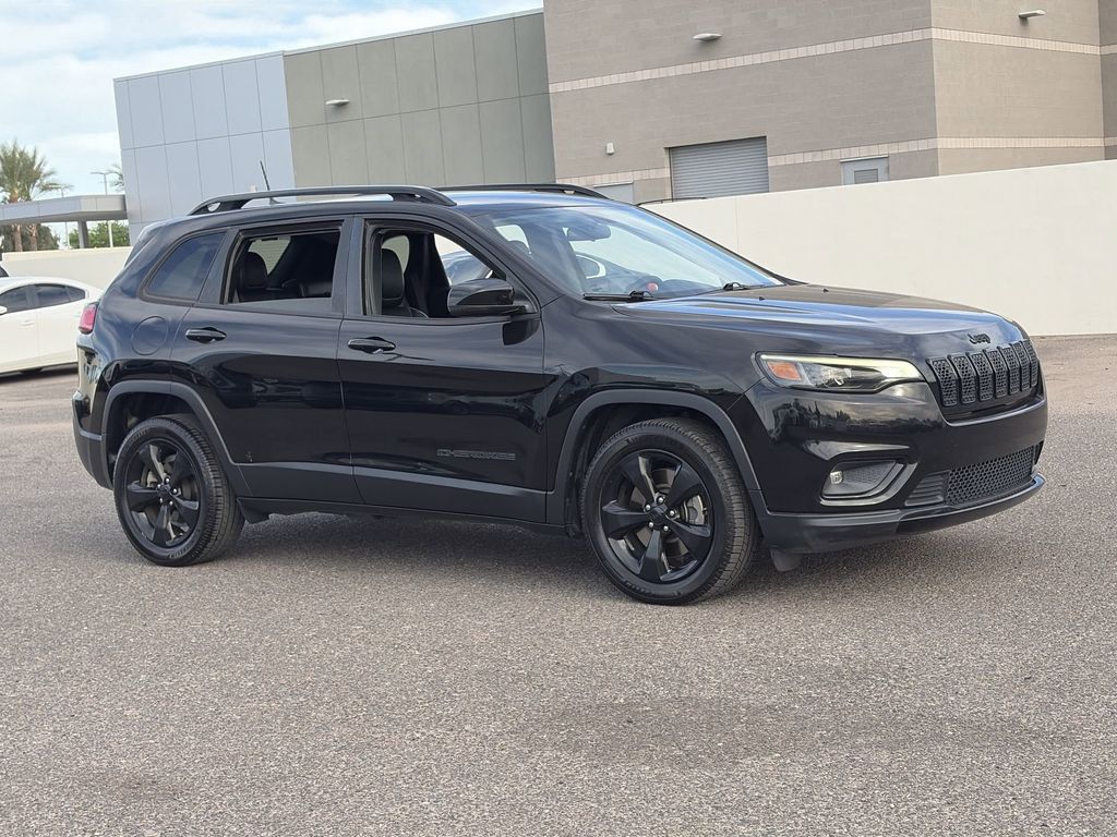 View vehicle photo 5