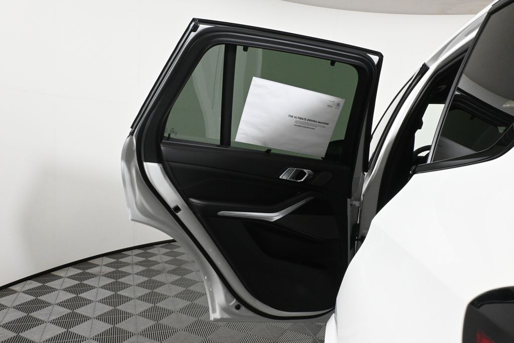 Thumbnail: 2026 BMW X5 - 32