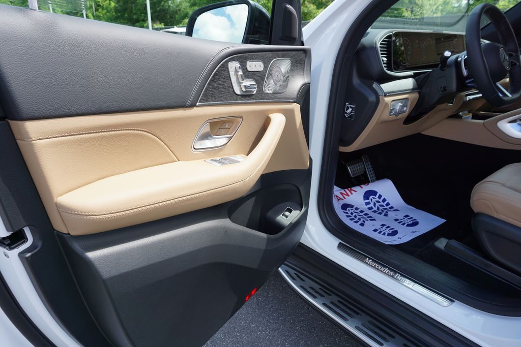 2025 Mercedes-Benz GLS 450 4MATIC 17