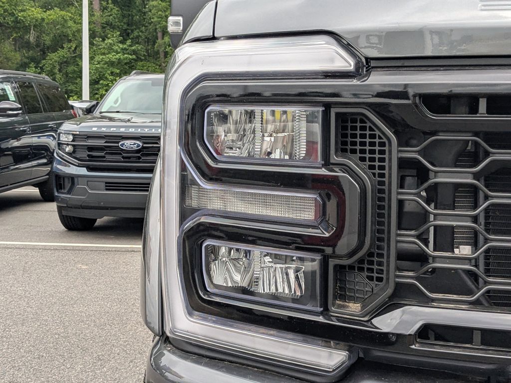 2026 Ford F-250 Super Duty Black Widow