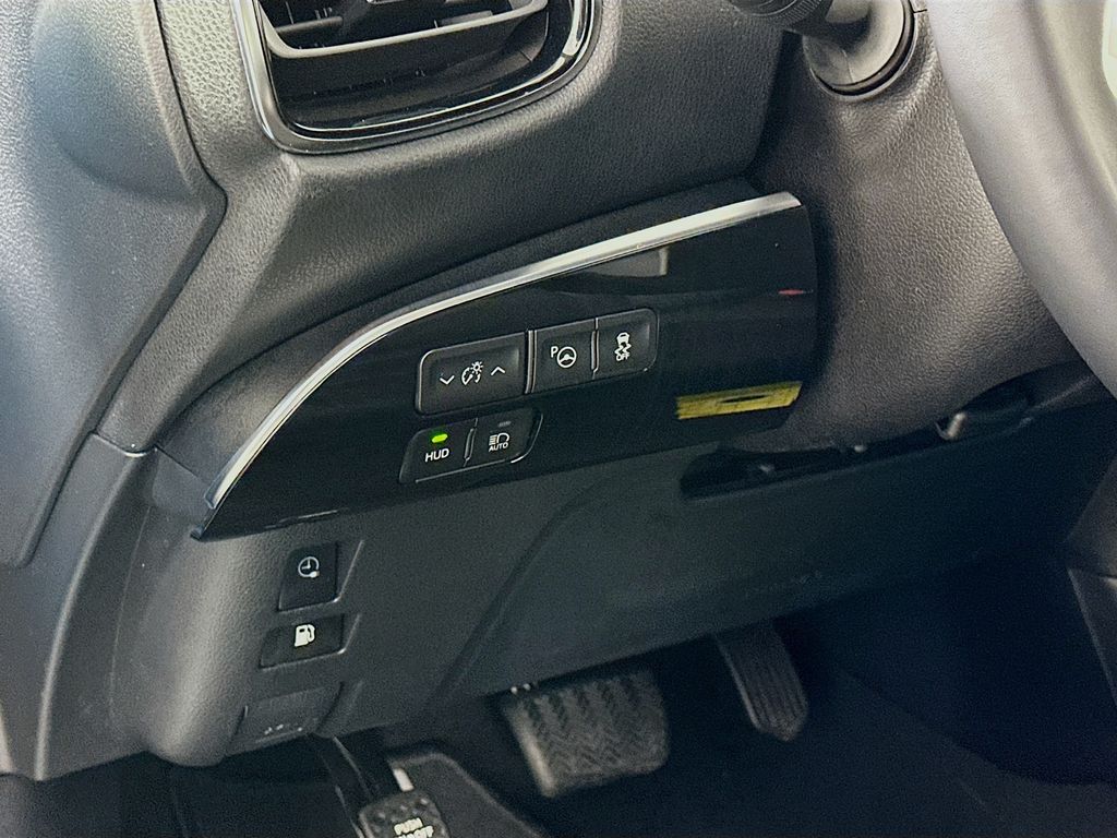 Thumbnail: 2019 Toyota Prius Prime - 10