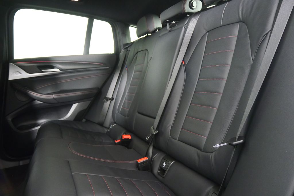 2025 BMW X4 xDrive30i 16