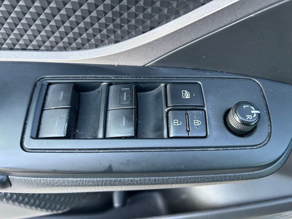 Thumbnail: 2021 Toyota C-HR - 16