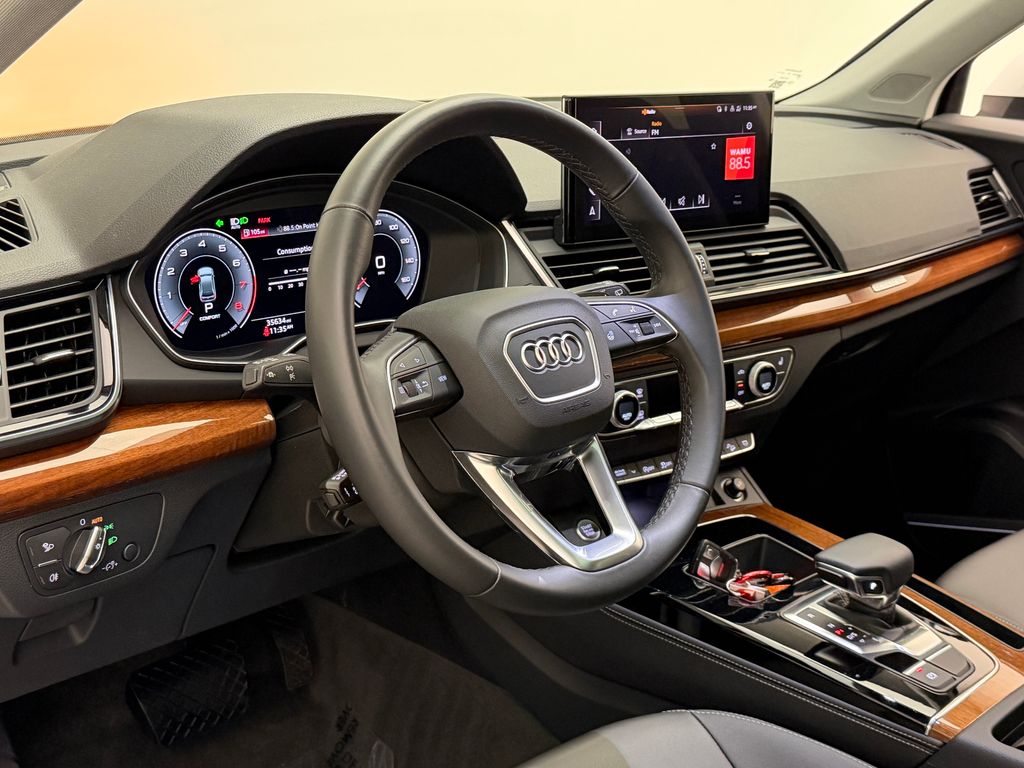Thumbnail: 2023 Audi Q5 - 22