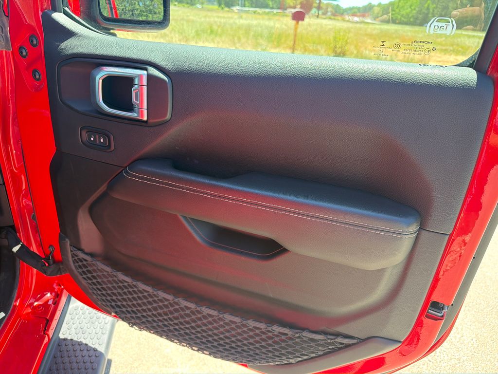 Used 2022 Red Jeep Unlimited Sahara image 14
