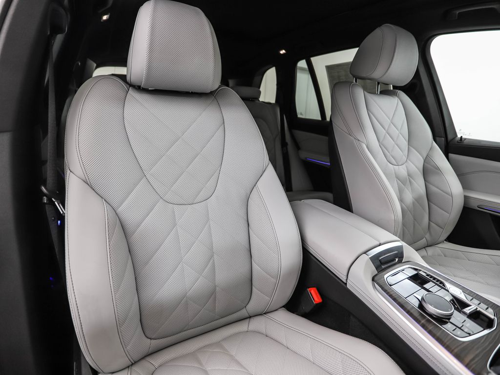 Thumbnail: 2024 BMW X5 - 32