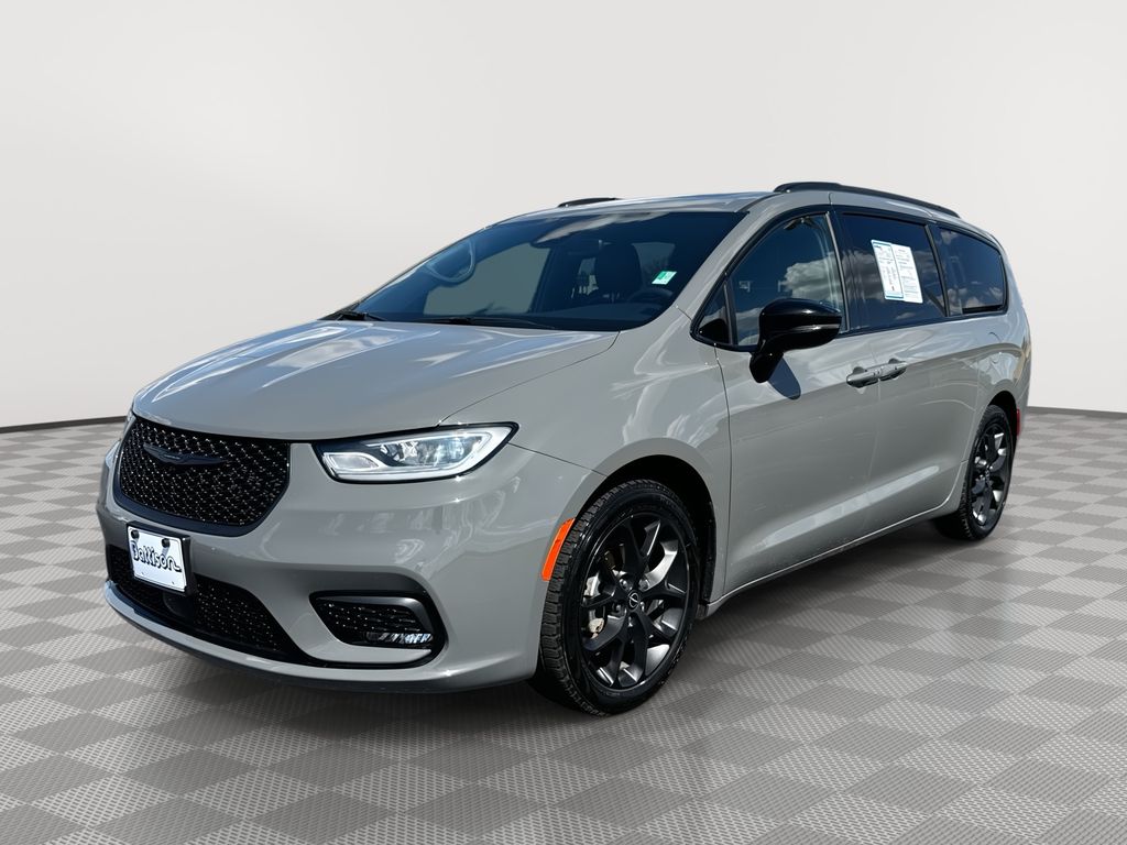  2025 Chrysler Pacifica Limited FWD   