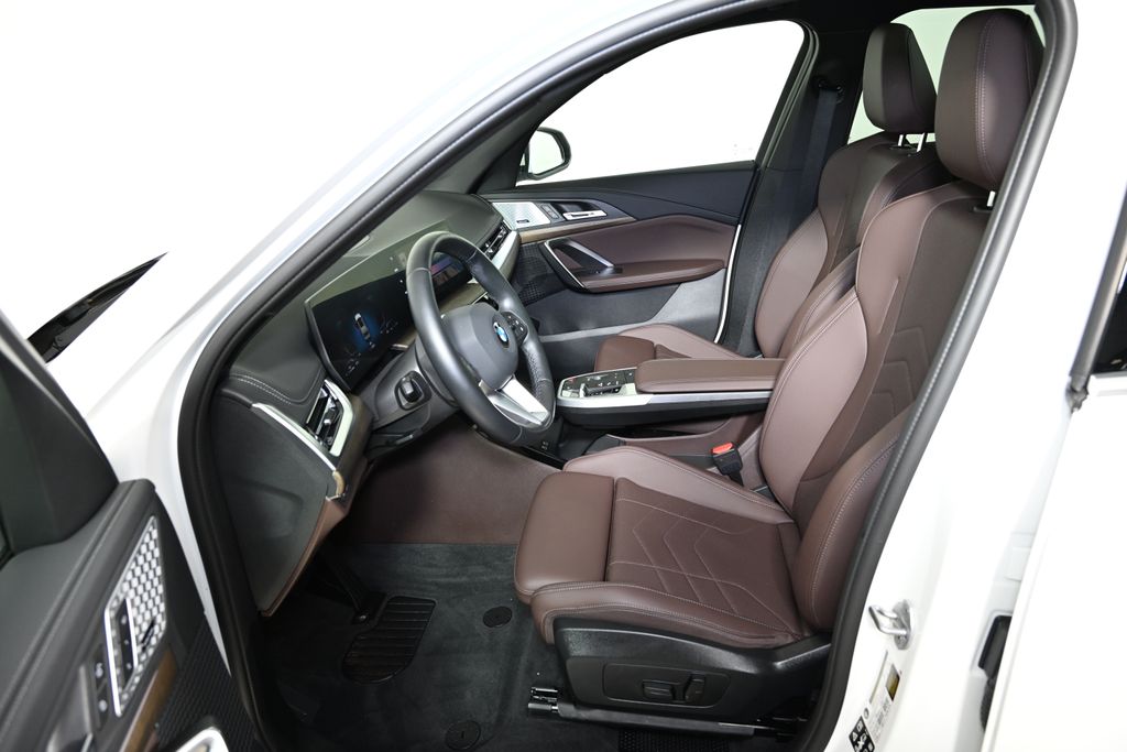 Thumbnail: 2025 BMW X1 - 14