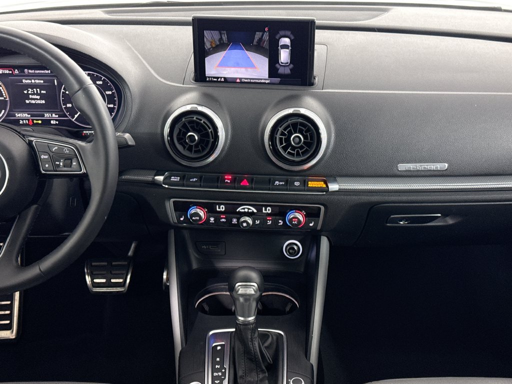 Thumbnail: 2018 Audi A3 e-tron - 14