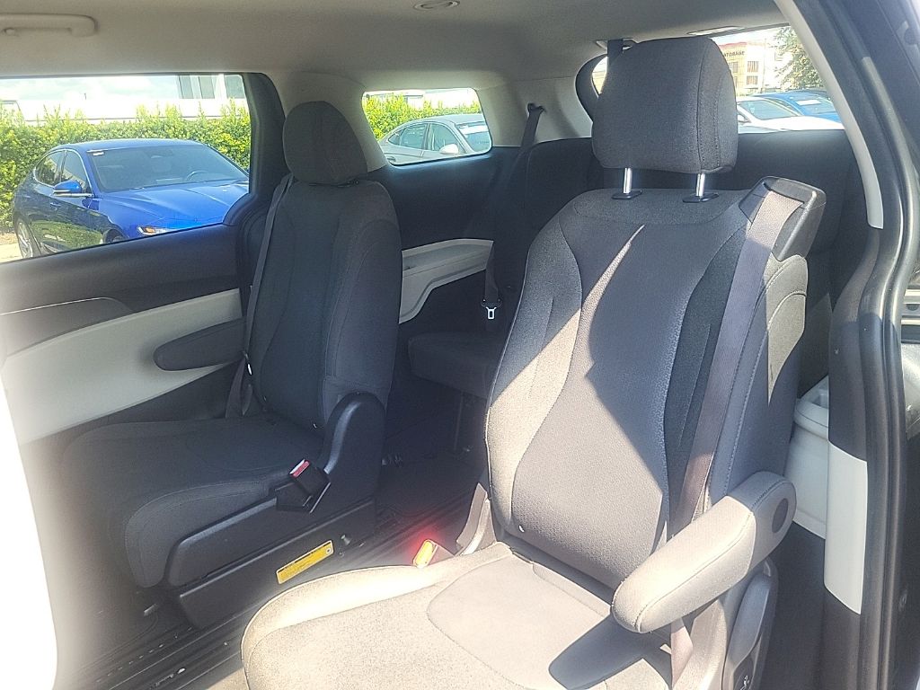 2022 Black Kia Carnival LX FWD Van