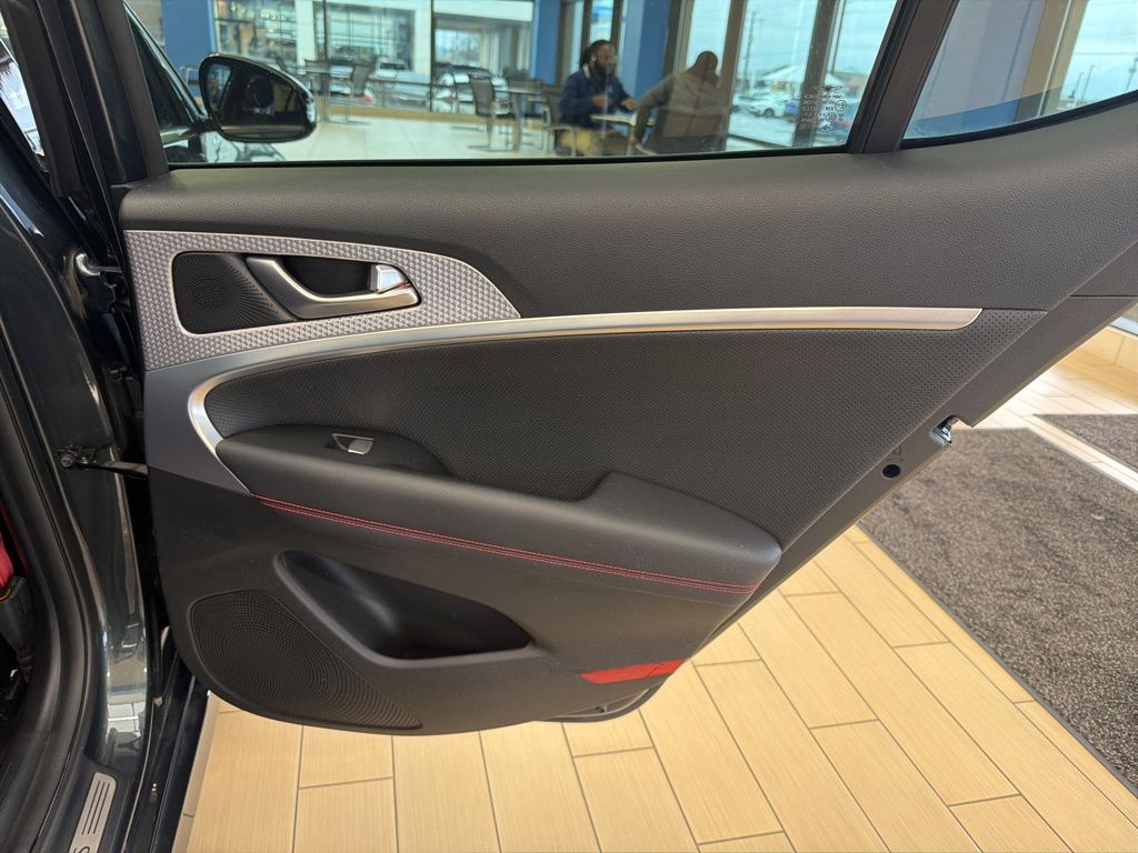 Thumbnail: 2023 Genesis G70 - 23