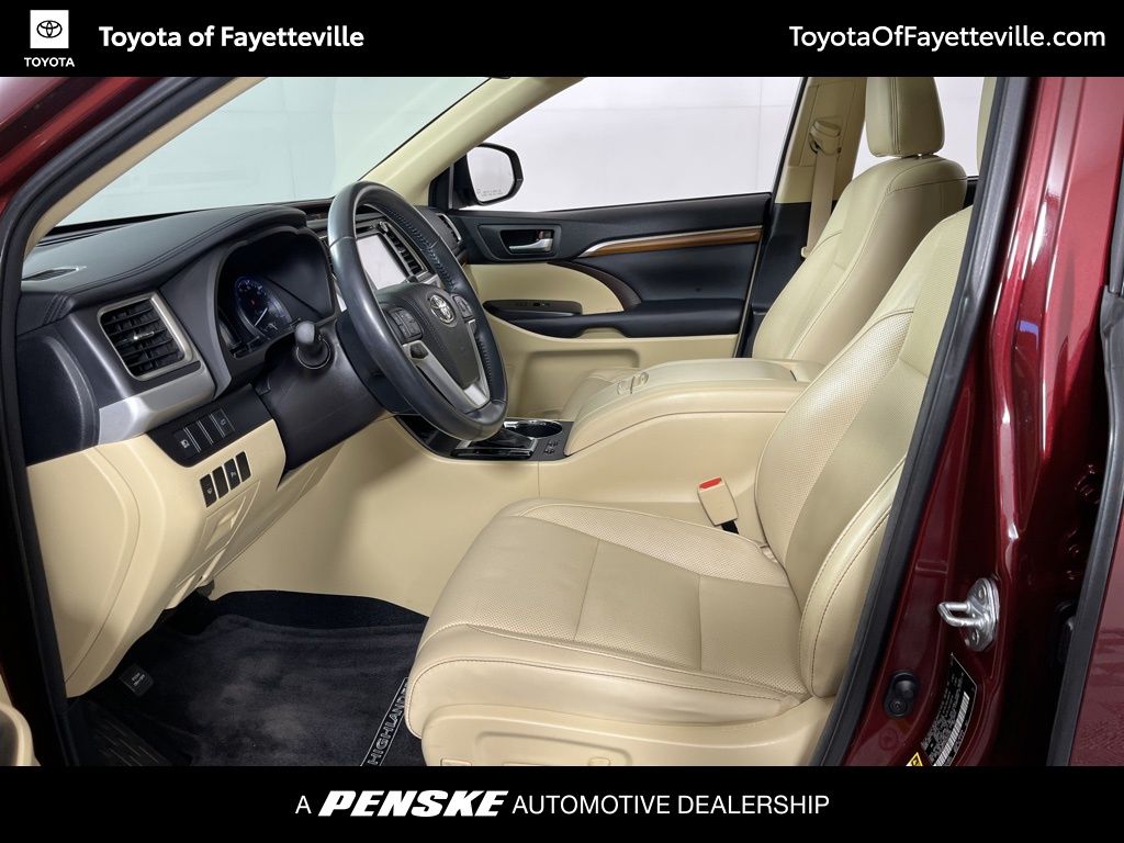 2017 Toyota Highlander Limited 26
