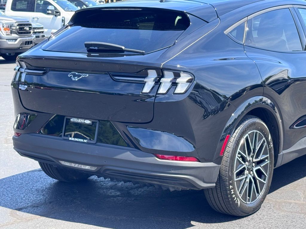 FordMustang Mach-E5